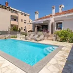 Beautiful In Ferienhaus Zadar